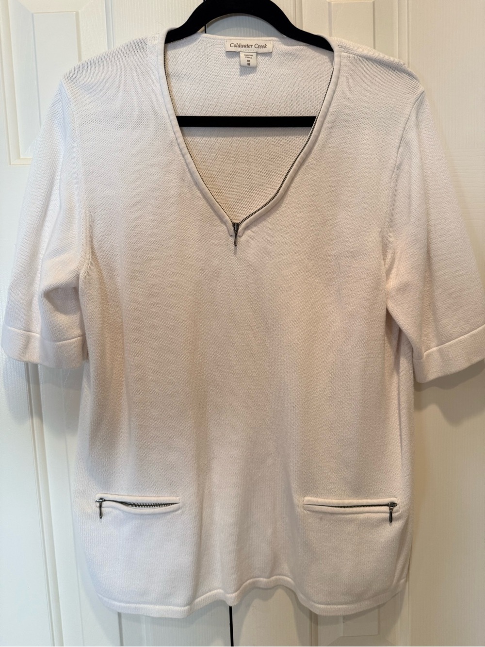 Coldwater Creek White Short Sleeve Zip V-Neck Pullover with Pockets in Front